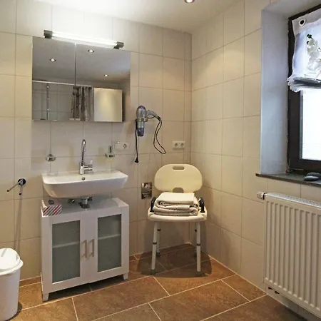 Ferienwohnung Fur Zwei Personen Mit Schonem Garten Am Waldrand Daire