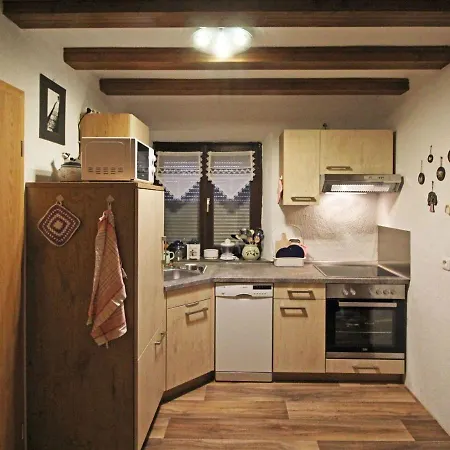Ferienwohnung Fur Zwei Personen Mit Schonem Garten Am Waldrand Daire
