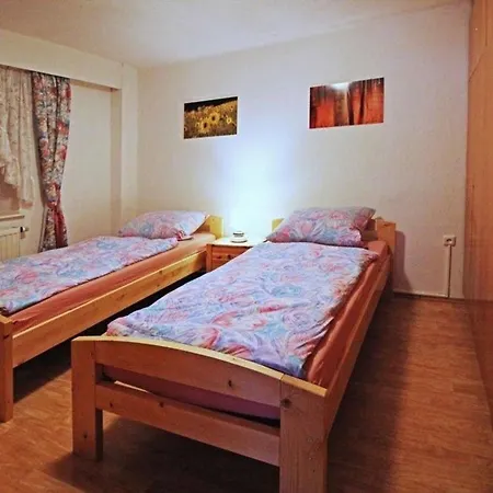 Ferienwohnung Fur Zwei Personen Mit Schonem Garten Am Waldrand Daire *