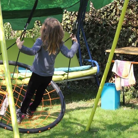 Ferienwohnung Fur Zwei Personen Mit Schonem Garten Am Waldrand Daire