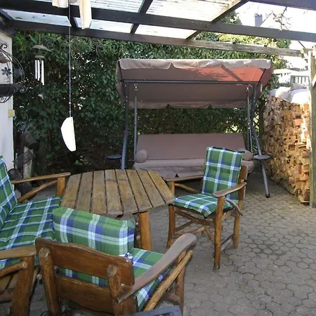 Daire Ferienwohnung Fur Zwei Personen Mit Schonem Garten Am Waldrand